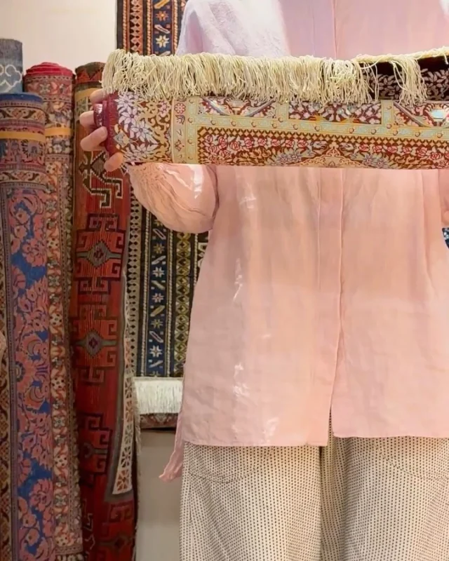 【ペルシャ絨毯＆トライバル絨毯展】

こんにちは！ミゾブチ家具です🪑

今年はじめての絨毯イベント、『ペルシャ絨毯＆トライバル絨毯展』を4月4日(土)から9日間開催します✨

格式ある美しさのペルシャ絨毯と、力強い個性が魅力のトライバル絨毯。
異なる文化から生まれた2つの魅力が揃いました！

人気のギャッベも、北欧ヴィンテージ家具とともにご覧いただけます♪

気に入った絨毯がお家に合うか心配…という方は、ご自宅までお持ちして実際にご確認いただける「お試し敷き無料サービス」もございます。

上質な一枚と出会う、絨毯展。
お家の印象を大きく変える、美しさと心地よさをぜひ店頭でご体感ください。
皆様のご来場を心よりお待ちしております。

【ペルシャ絨毯＆トライバル絨毯展】
期間：2026年4月4日(土)〜4月12日(日)
※ 期間中無休

ーーーーーーーーーーーーーーーーーーー
@solid.takamatsu
世代を超えて愛される家具
solid高松店の情報はこちらから

@ym_jutan
ミゾブチ家具の絨毯部
絨毯の情報はこちらから

@aruku.neko 
北欧ヴィンテージ家具
ヴィンテージの情報はこちらから
ーーーーーーーーーーーーーーーーーーー

#ミゾブチ家具
#ペルシャ絨毯
#トライバル絨毯
#ギャッベ
#絨毯展